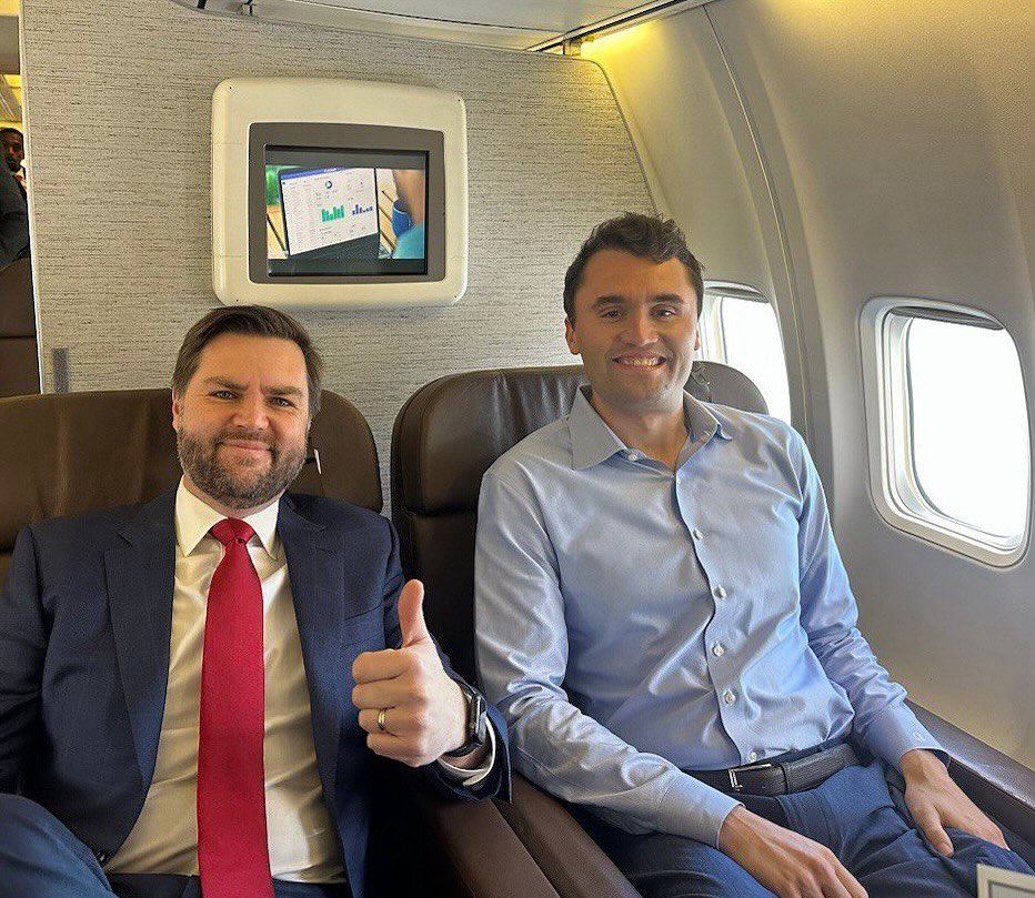 Блогер на миллион. Почему Чарли Кирк так популярен среди молодежи